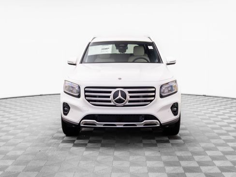 New 2025 Mercedes-Benz GLB 250 4MATIC image 9