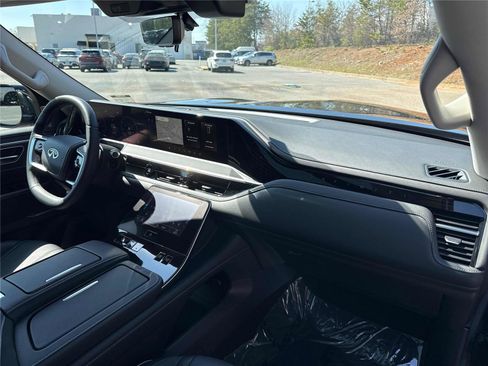 Certified 2025 INFINITI QX80 Sensory image 27