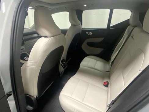 Used 2025 Volvo XC40 B5 Plus w/ Protection Package Premier image 13