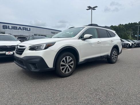 Used 2022 Subaru Outback Premium AWD/4WD image 1