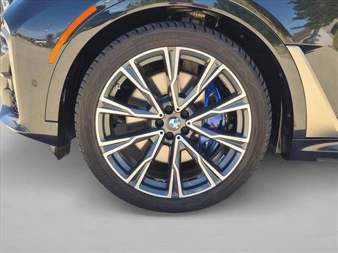 Used 2022 BMW X7 M50i w/ Executive Package AWD/4WD image 25