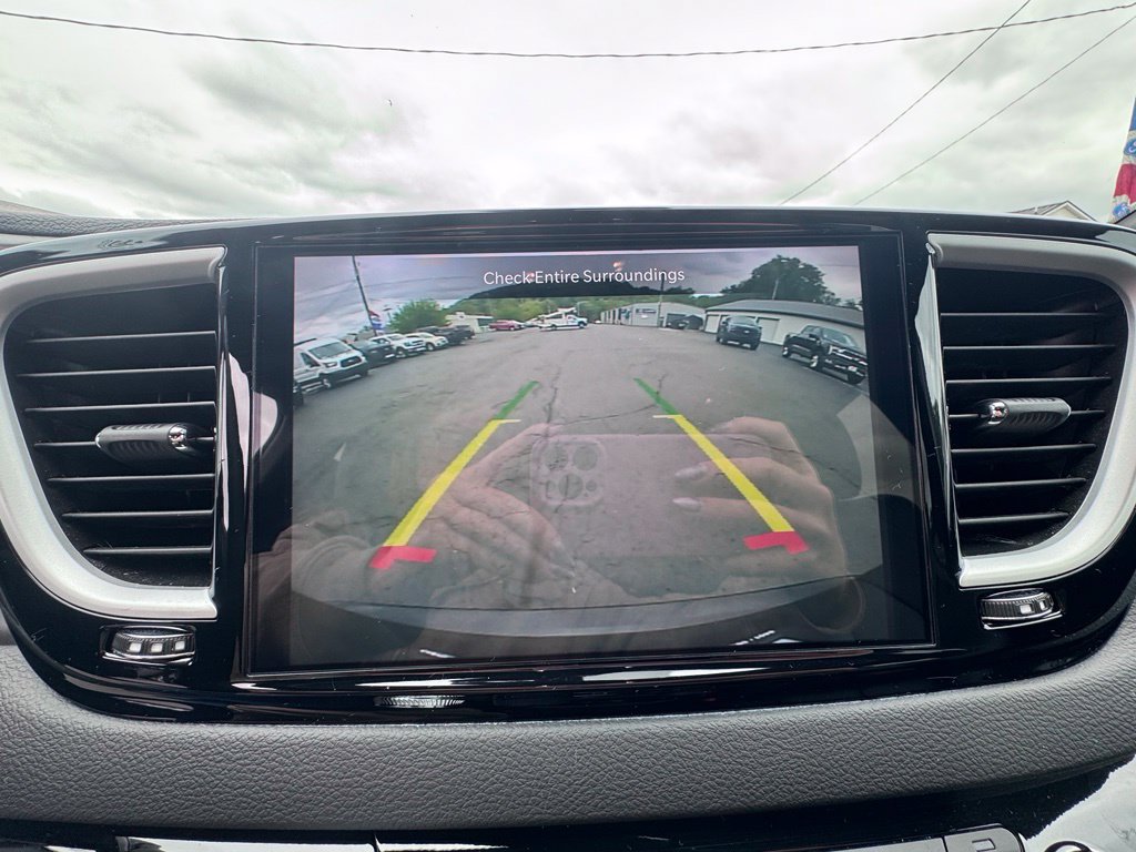 Used 2025 Chrysler Pacifica Select FWD image 28