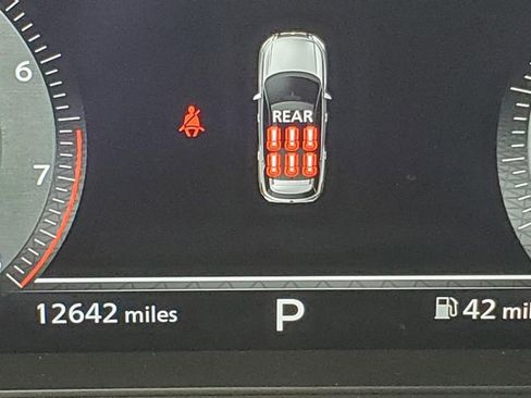 Certified 2024 Nissan Pathfinder Platinum w/ Cargo Package image 29