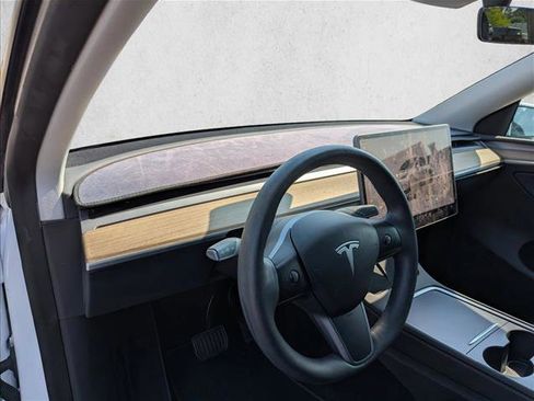 Used 2023 Tesla Model Y Long Range AWD/4WD image 12