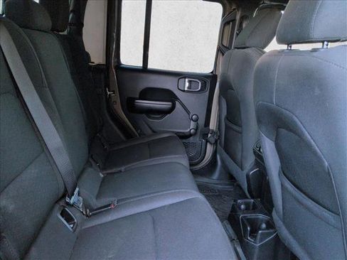 Used 2020 Jeep Gladiator Sport image 18