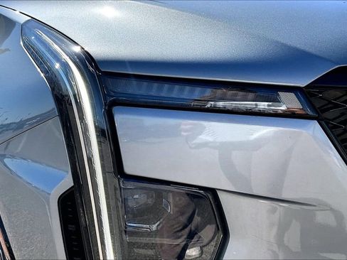 Used 2024 Cadillac XT4 Sport FWD image 31
