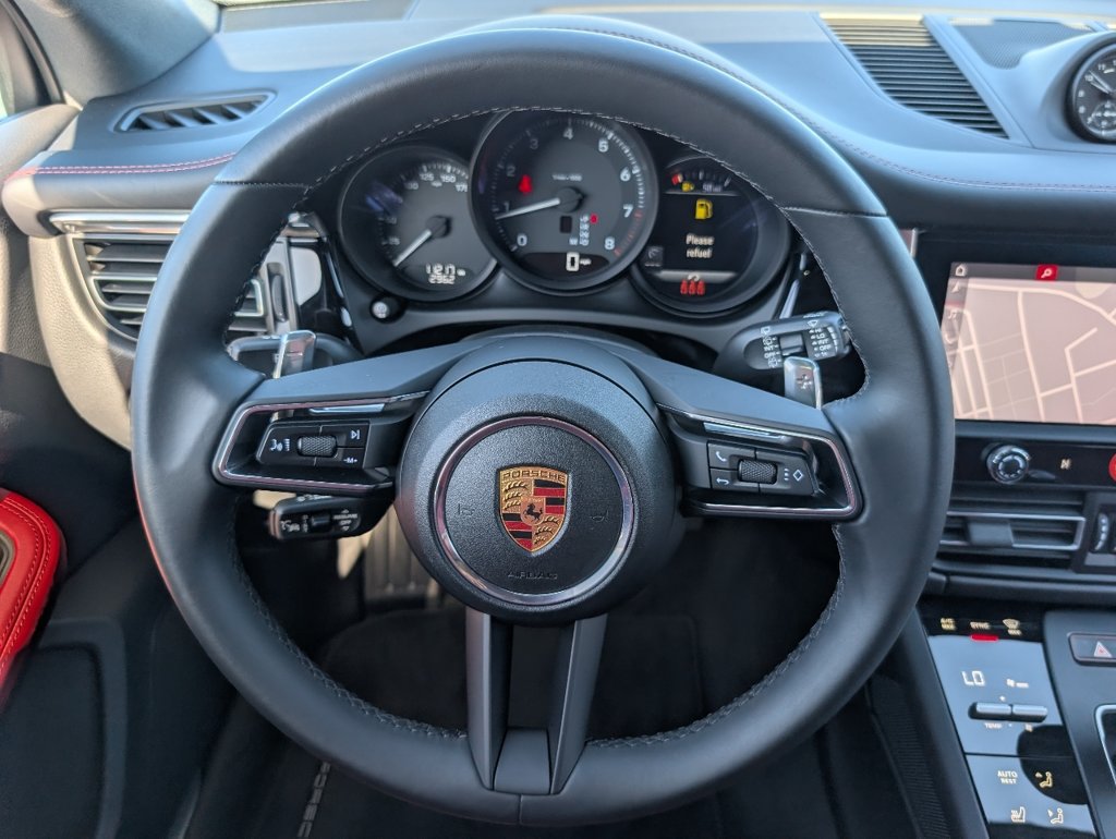 Certified 2025 Porsche Macan AWD/4WD image 21
