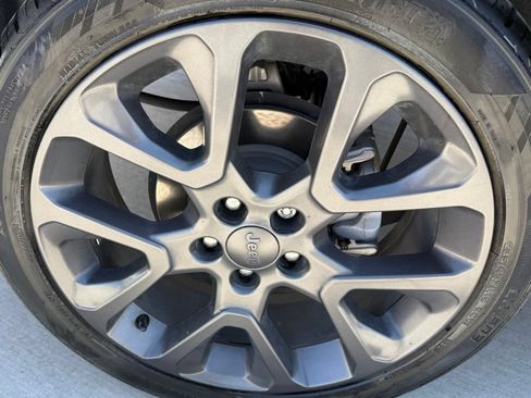 Used 2021 Jeep Compass Latitude AWD/4WD image 10