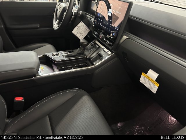 Used 2026 Lexus GX 550 w/ Accessory Package (2T) AWD/4WD image 13