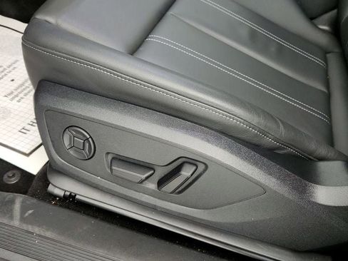 Used 2024 Audi Q4 e-tron Premium Plus w/ Premium Plus image 12