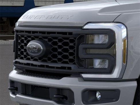 New 2025 Ford F250 XLT w/ Black Appearance Package image 17