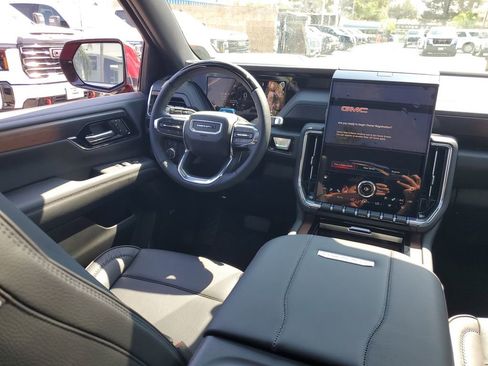 New 2026 GMC Yukon XL Denali w/ Denali Reserve Package image 9