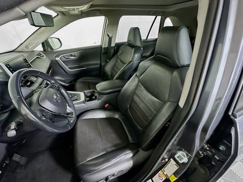 Used 2019 Toyota RAV4 Limited w/ Advanced Technology Package FWD image 13