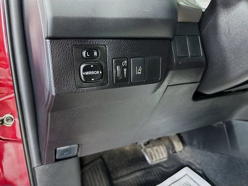 Used 2018 Toyota RAV4 LE w/ All Weather Liner Package FWD image 10