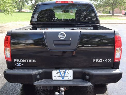 Used 2012 Nissan Frontier PRO-4X AWD/4WD image 6