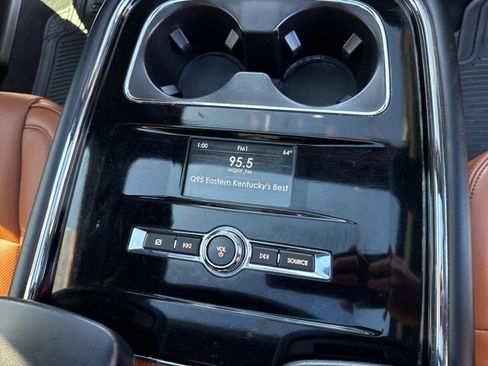 Used 2019 Lincoln Navigator Reserve image 25