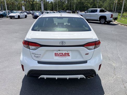 Certified 2022 Toyota Corolla SE FWD image 4