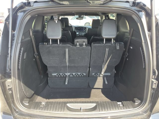 Used 2025 Chrysler Pacifica Select FWD image 23