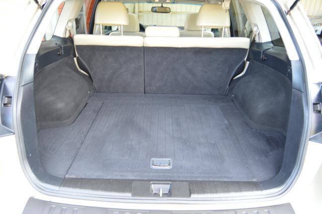 Used 2010 Subaru Outback 2.5i Limited AWD/4WD image 36
