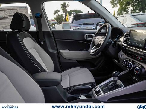 New 2026 Hyundai Venue SEL FWD image 17