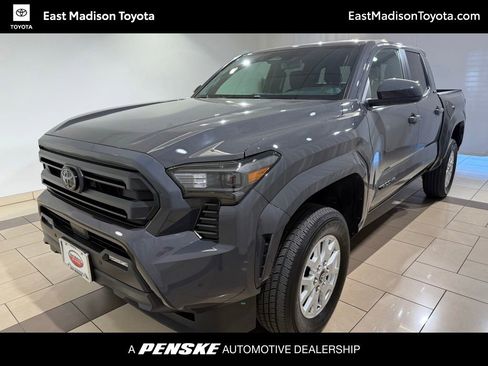 Certified 2025 Toyota Tacoma SR5 AWD/4WD image 1