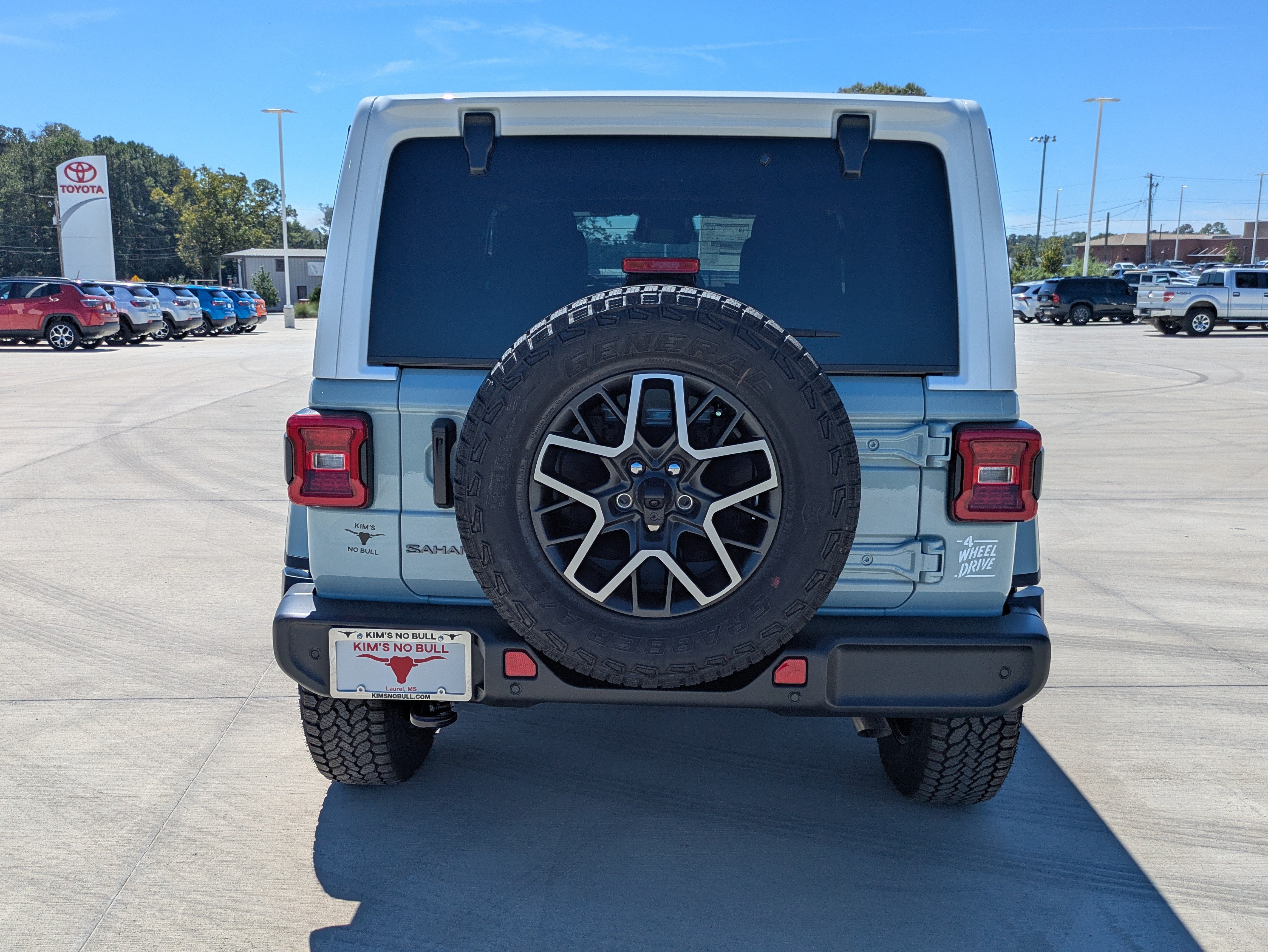 New 2027 Jeep Wrangler Unlimited Sahara AWD/4WD image 4