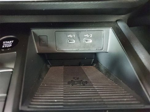 Used 2025 Nissan Kicks SV image 21