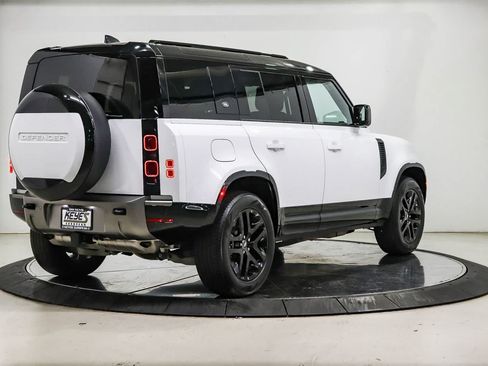 Used 2024 Land Rover Defender 110 X-Dynamic SE AWD/4WD image 4