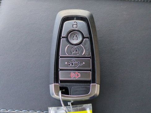 New 2025 Ford F350 Platinum w/ FX4 Off-Road Package image 29