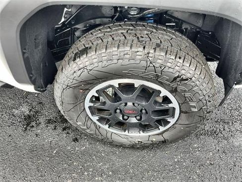 New 2025 Toyota Tacoma TRD Off-Road image 19