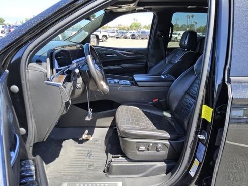 Used 2021 Cadillac Escalade Sport Platinum w/ LPO, ONYX Package AWD/4WD image 11