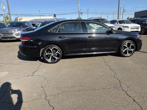Used 2020 Volkswagen Passat 2.0T R-Line FWD image 6