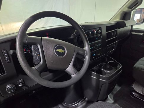Used 2025 Chevrolet Express 2500 w/ Driver Convenience Package RWD image 3
