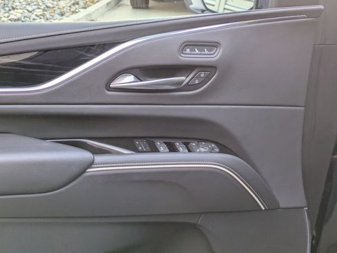 Used 2024 Cadillac Escalade Sport image 13