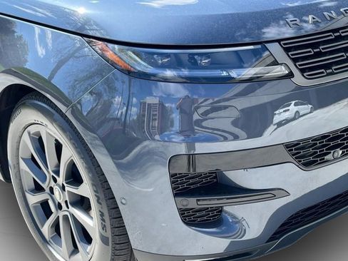 Used 2025 Land Rover Range Rover Sport image 30