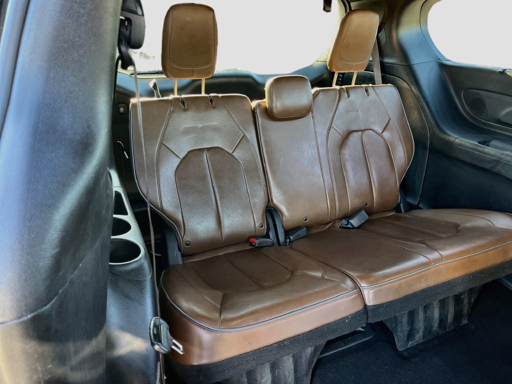 Used 2020 Chrysler Pacifica Limited FWD image 28