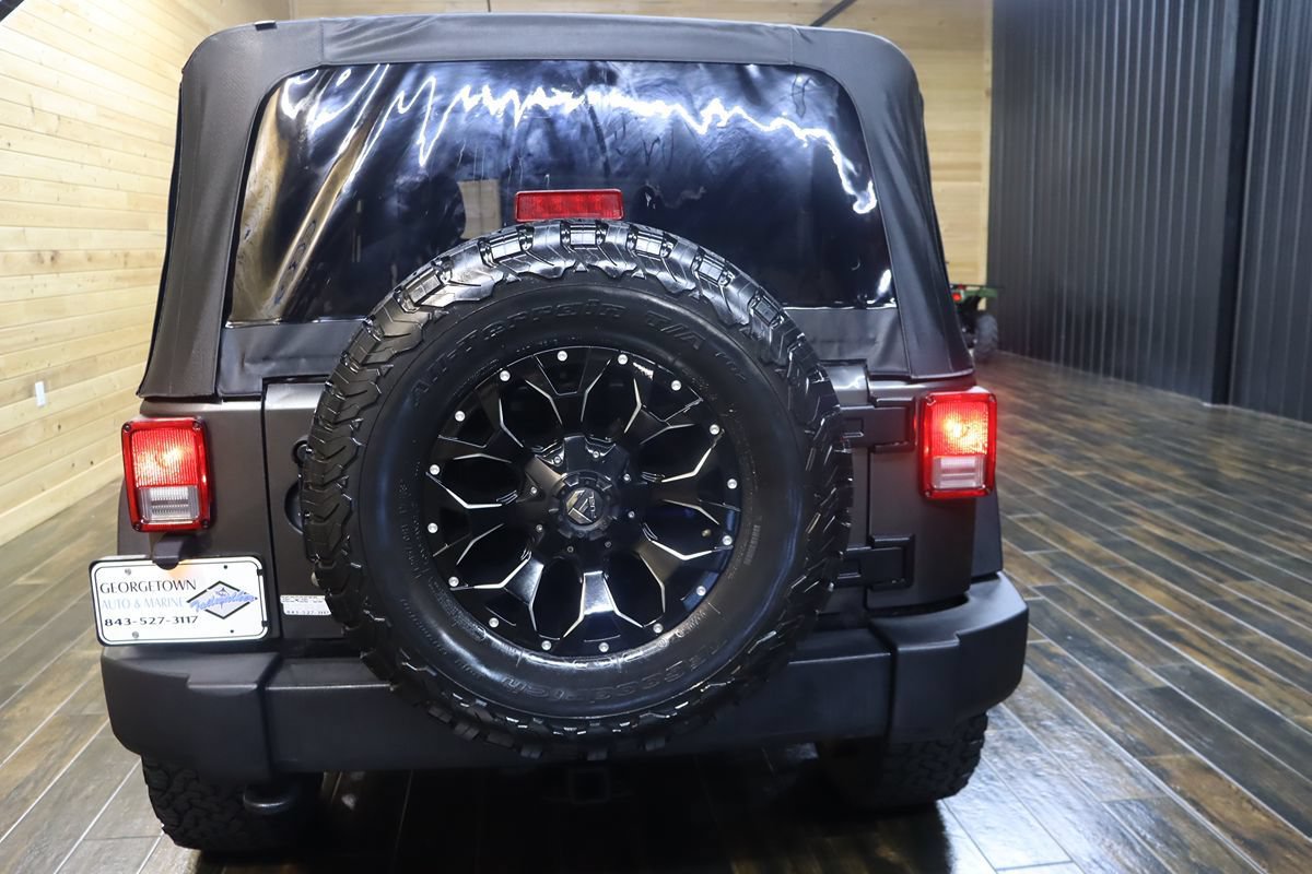 Used 2017 Jeep Wrangler Unlimited Sport w/ Connectivity Group AWD/4WD image 4