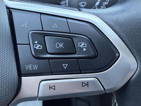 Used 2024 Volkswagen Tiguan SE image 13