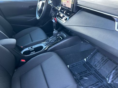 Used 2025 Toyota Corolla LE image 17