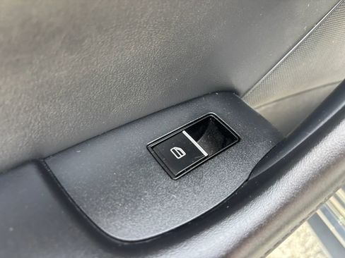 Used 2023 MAZDA MAZDA3 s FWD image 51