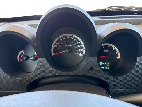 Used 2011 Dodge Nitro Heat AWD/4WD image 16