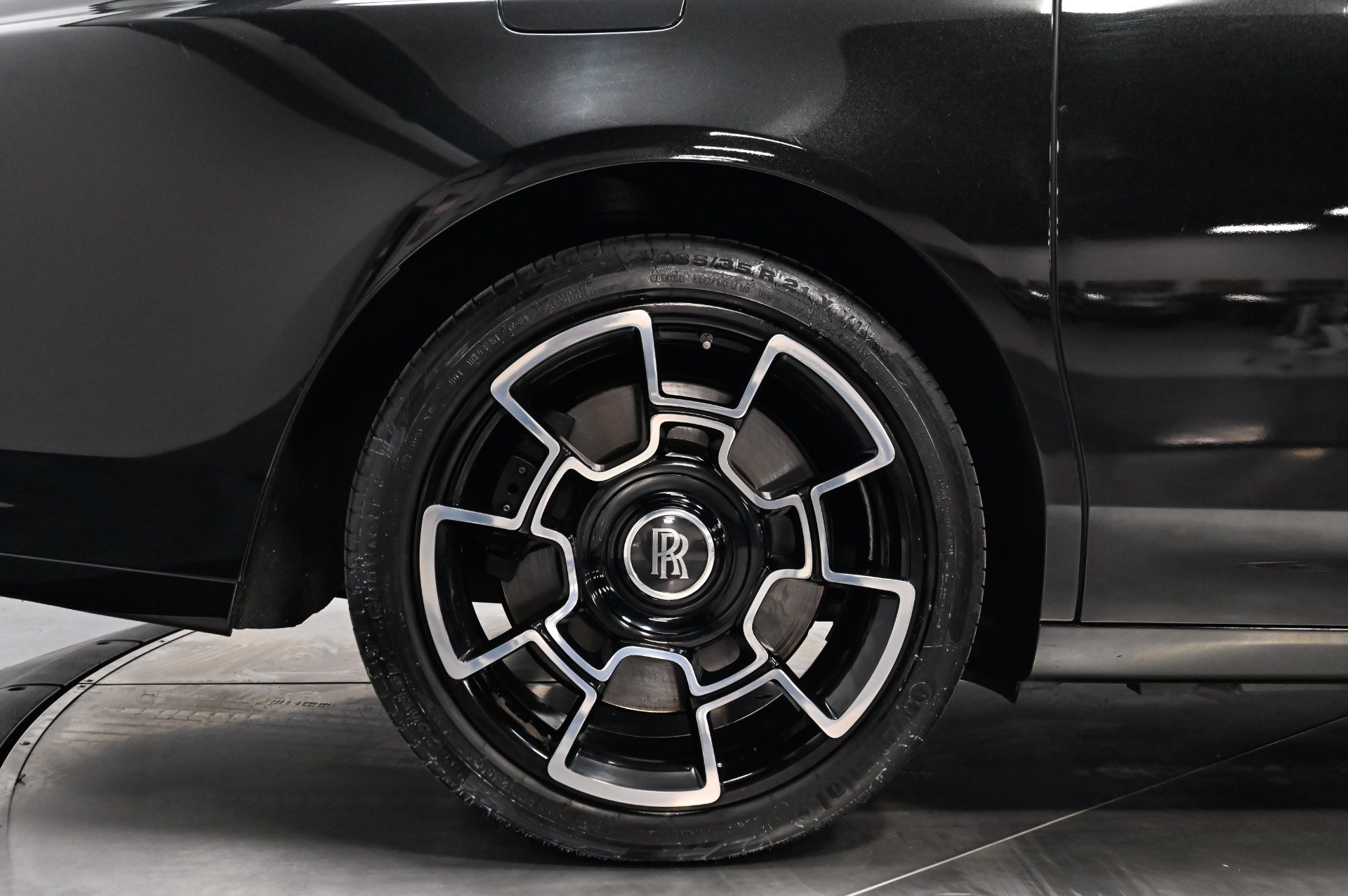 Used 2017 Rolls-Royce Ghost RWD image 18