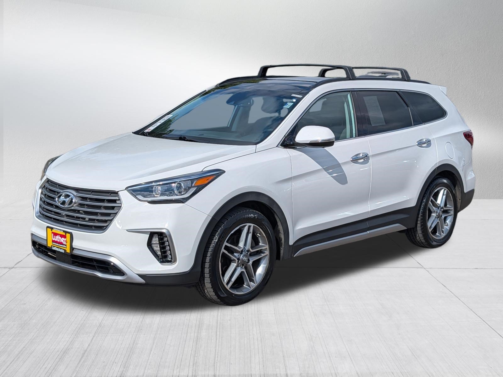 Used 2017 Hyundai Santa Fe Limited AWD/4WD image 3