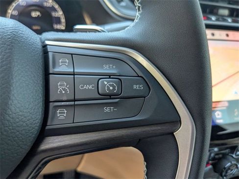 New 2025 Jeep Grand Cherokee Limited image 18