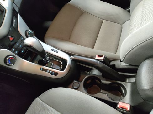 Used 2014 Chevrolet Cruze LT FWD image 26