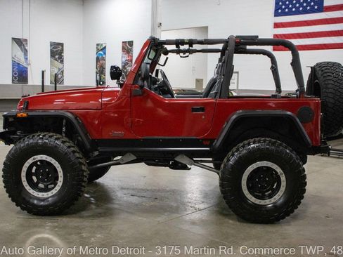 Used 1998 Jeep Wrangler SE image 4