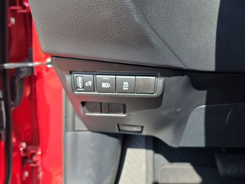Used 2026 Toyota Corolla Cross LE FWD image 23