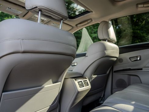 Used 2015 Toyota Venza XLE w/ XLE Premium Package FWD image 31