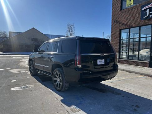 Used 2018 Cadillac Escalade Premium Luxury image 9