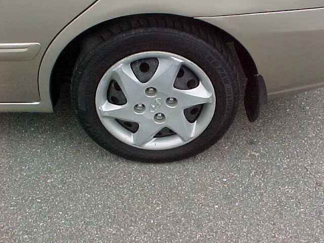 Used 2005 Hyundai Elantra GLS FWD image 6